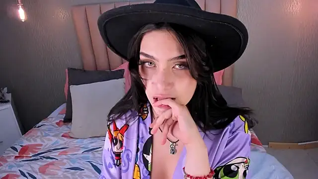 Alexa Thaylor  online show from 01/21/25, 08:21