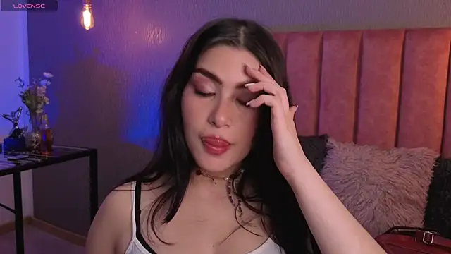 Alexa Thaylor  online show from 05/18/26, 06:03