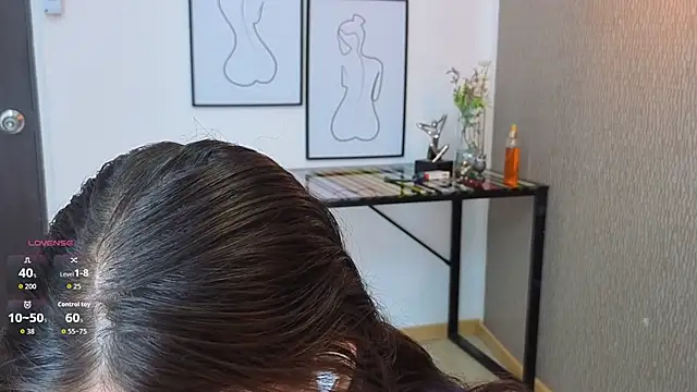 Alexa Thaylor  online show from 06/07/26, 04:44