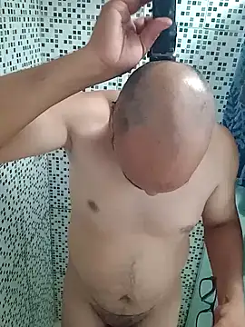 Snapshot of RobertoBuzios22 chatting on 01/21/25, 11:02 RobertoBuzios22 online show from 01/21/25, 11:02