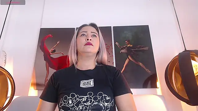 WANDAFOXX1 online show from 12/24/24, 04:11