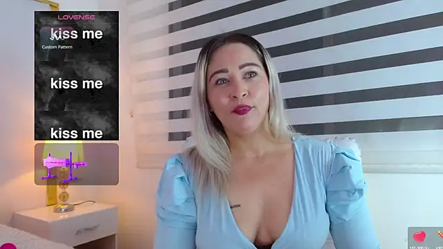 WANDAFOXX1 online show from 02/01/25, 04:03