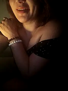 Snapshot of ROXOLANAA_SEXY chatting on 10/25/25, 10:26 ROXOLANAA SEXY online show from 10/25/25, 10:26