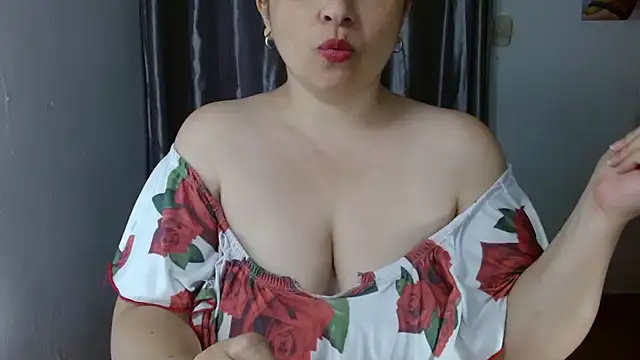 Snapshot of Victoriaevans1 chatting on 11/09/25, 05:33 Victoriaevans1 online show from 11/09/25, 05:33