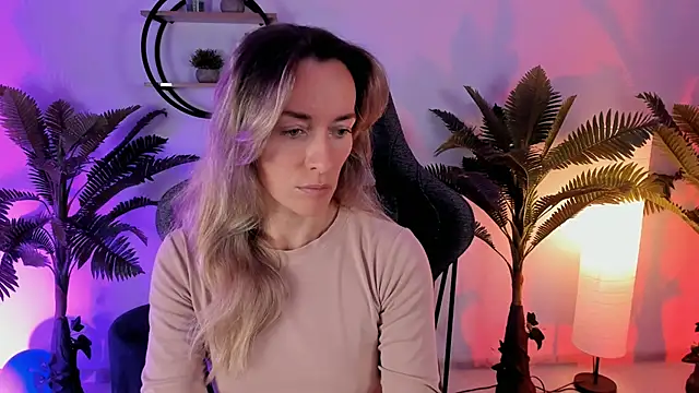 RebeccaMartinez online show from 12/02/24, 05:04
