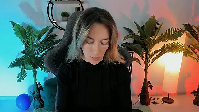 RebeccaMartinez online show from 12/10/24, 05:07