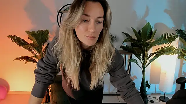 RebeccaMartinez online show from 12/13/24, 12:28