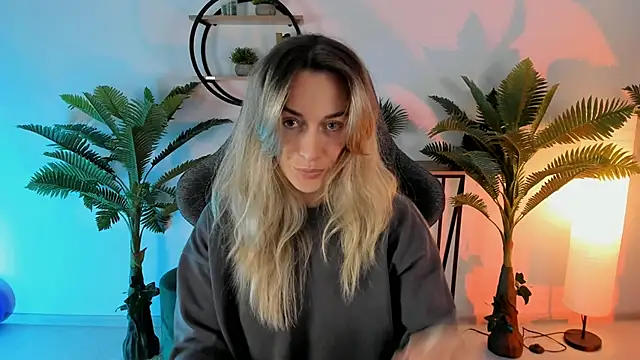 RebeccaMartinez online show from 12/15/24, 05:23