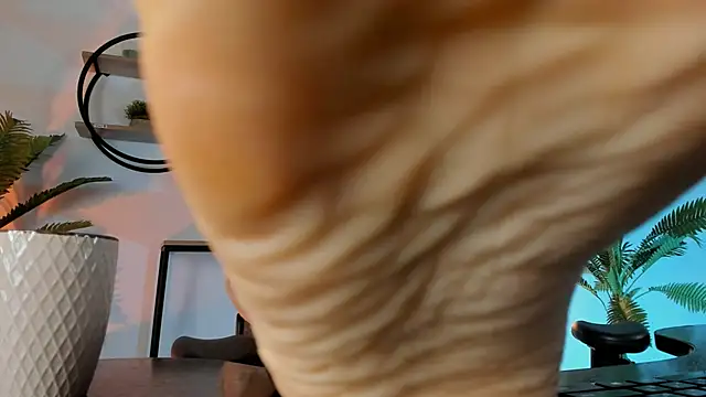RebeccaMartinez online show from 12/19/24, 05:40