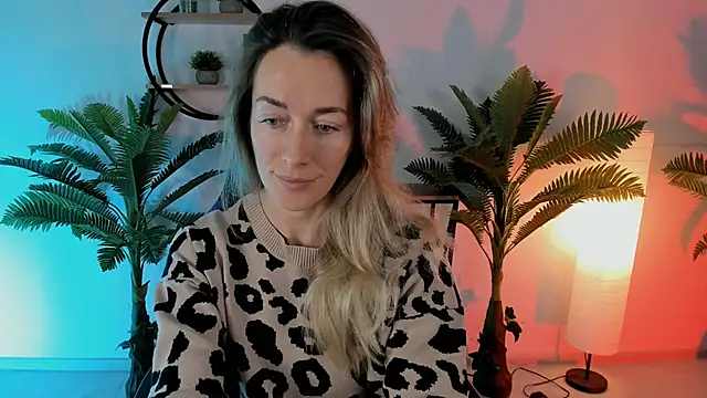 RebeccaMartinez online show from 12/22/24, 05:23