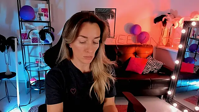 RebeccaMartinez online show from 12/23/24, 07:49