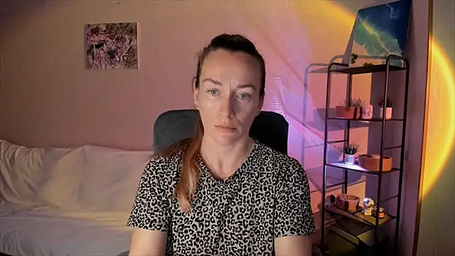 RebeccaMartinez online show from 09/15/25, 09:42