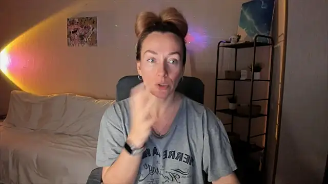 RebeccaMartinez online show from 11/08/25, 10:48