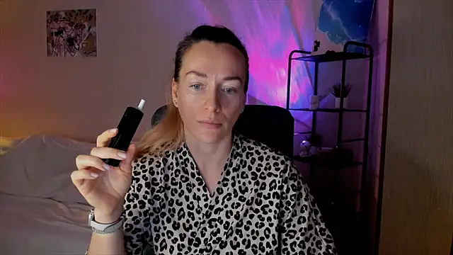 RebeccaMartinez online show from 11/28/25, 12:19