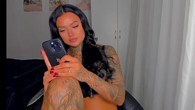 Snapshot of pantera_flashh chatting on 10/21/25, 09:59 pantera flashh online show from 10/21/25, 09:59