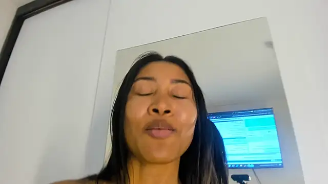 rachel evansxx online show from 02/02/25, 09:02