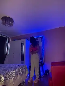 sophiahot thick online show from 09/17/25, 11:01