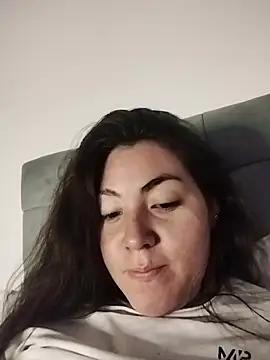 Snapshot of katha_steele_ chatting on 11/14/25, 02:21 katha steele online show from 11/14/25, 02:21