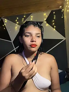 Snapshot of emilyharber chatting on 09/20/25, 06:42 emilyharber online show from 09/20/25, 06:42