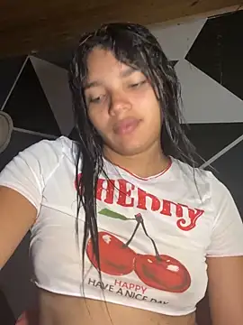 Snapshot of emilyharber chatting on 10/24/25, 07:10 emilyharber online show from 10/24/25, 07:10