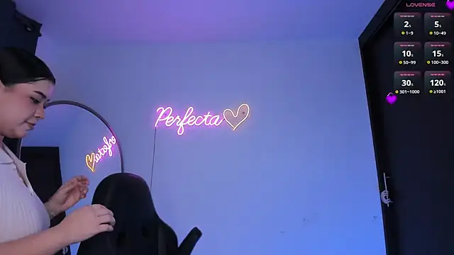 daniela hornny online show from 09/16/25, 04:02