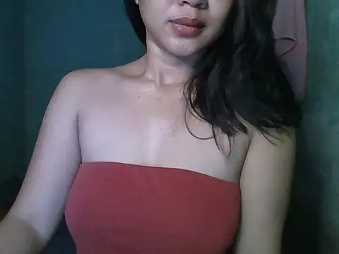 Snapshot of _smiling4u_ chatting on 10/23/25, 02:38 smiling4u online show from 10/23/25, 02:38