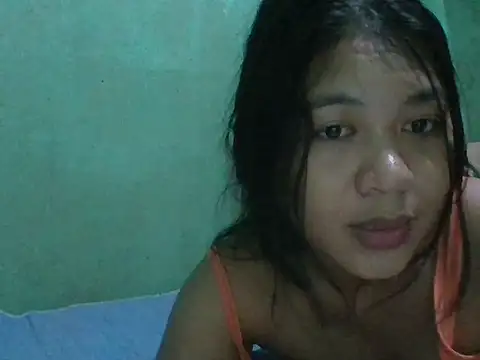 Snapshot of _smiling4u_ chatting on 10/26/25, 01:50 smiling4u online show from 10/26/25, 01:50