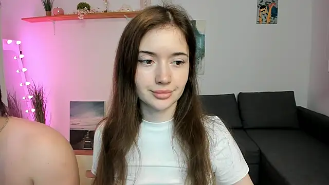 Snapshot of PollyFlame chatting on 10/19/25, 12:00 PollyFlame online show from 10/19/25, 12:00