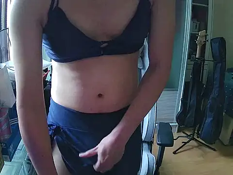 Snapshot of swimsuitloves chatting on 09/28/25, 02:28 swimsuitloves online show from 09/28/25, 02:28