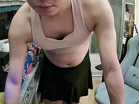 Snapshot of swimsuitloves chatting on 10/05/25, 03:10 swimsuitloves online show from 10/05/25, 03:10