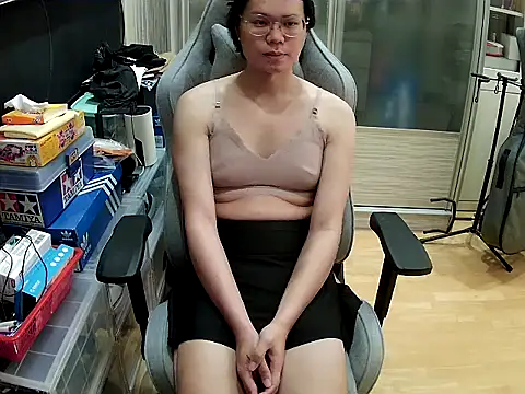 swimsuitloves online show from 06/12/26, 04:39