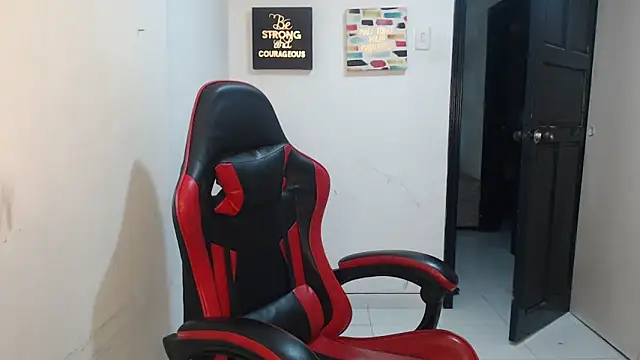 Snapshot of Liamiler01_ chatting on 10/30/25, 12:56 Liamiler01 online show from 10/30/25, 12:56