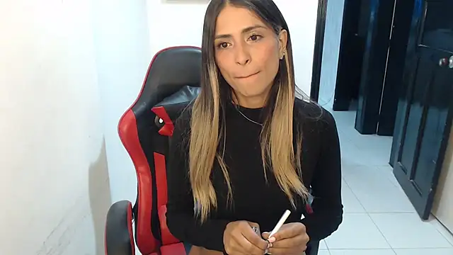 Snapshot of Liamiler01_ chatting on 11/27/25, 02:24 Liamiler01 online show from 11/27/25, 02:24