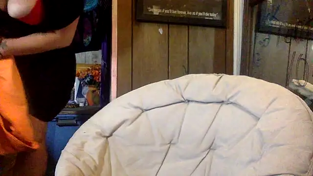 Snapshot of TrashleyRosebud chatting on 07/01/26, 01:40 TrashleyRosebud online show from 07/01/26, 01:40