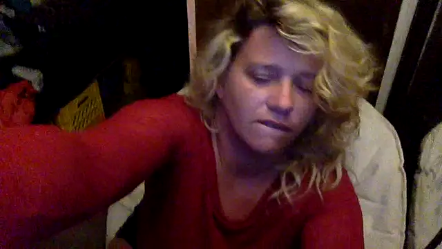 Snapshot of TrashleyRosebud chatting on 07/30/26, 01:32 TrashleyRosebud online show from 07/30/26, 01:32