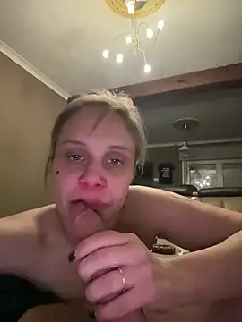 Snapshot of simpson133 chatting on 03/15/25, 07:38 simpson133 online show from 03/15/25, 07:38