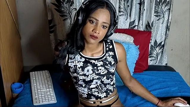 Snapshot of Eroticteasexoxox chatting on 01/24/25, 08:32 Eroticteasexoxox online show from 01/24/25, 08:32
