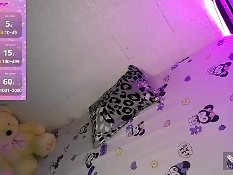 katie white online show from 10/19/25, 08:26