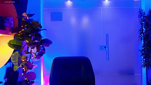 Snapshot of MalaikaBrown chatting on 10/16/25, 12:06 MalaikaBrown online show from 10/16/25, 12:06