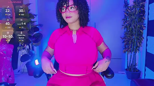 Snapshot of MalaikaBrown chatting on 10/22/25, 12:05 MalaikaBrown online show from 10/22/25, 12:05