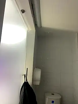 Snapshot of MalaikaBrown chatting on 12/04/25, 12:03 MalaikaBrown online show from 12/04/25, 12:03