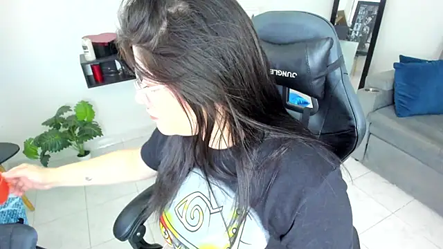 Snapshot of BellaFlaming chatting on 09/22/25, 11:34 BellaFlaming online show from 09/22/25, 11:34