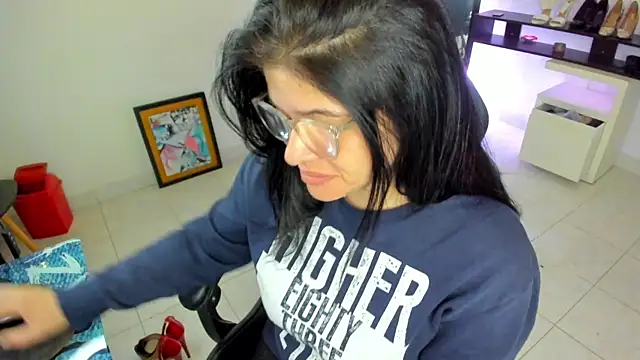 BellaFlaming online show from 04/28/26, 10:42