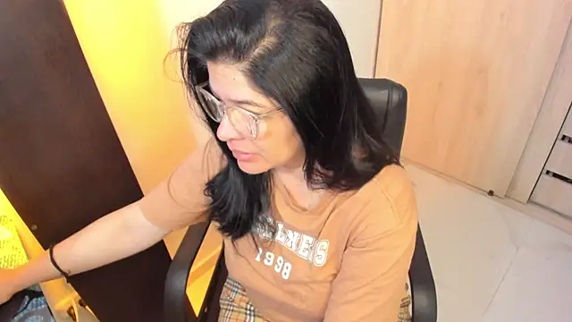 BellaFlaming online show from 05/27/26, 10:12