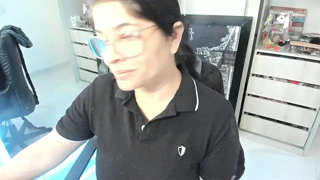 BellaFlaming online show from 07/28/26, 11:17
