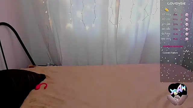 Snapshot of Talla_a chatting on 11/24/25, 09:09 Talla a online show from 11/24/25, 09:09