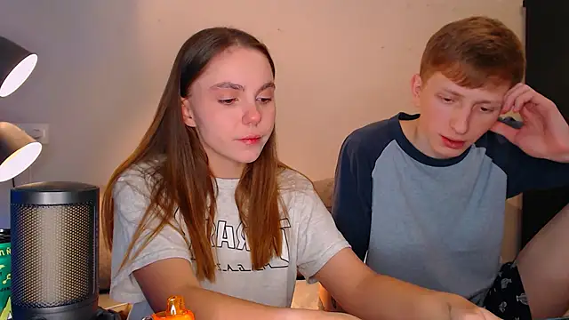 juliaanddima online show from 12/13/24, 10:02