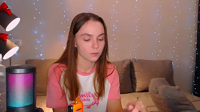 juliaanddima online show from 12/18/24, 10:35
