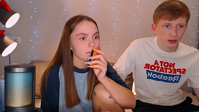juliaanddima online show from 12/21/24, 10:51