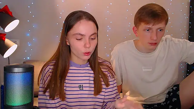 juliaanddima online show from 12/22/24, 07:52